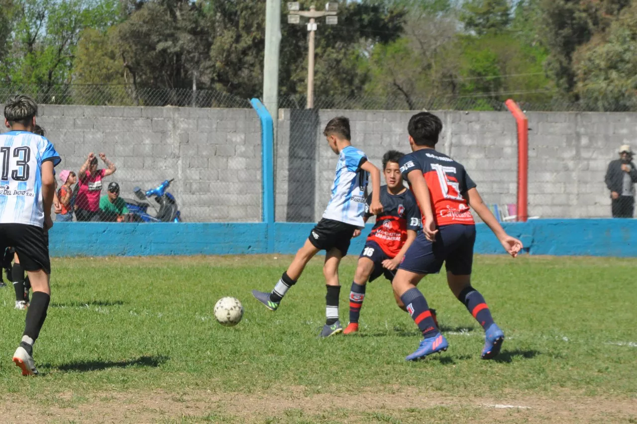 Centro Social vs Alberdi B vs San Cayetano (184)