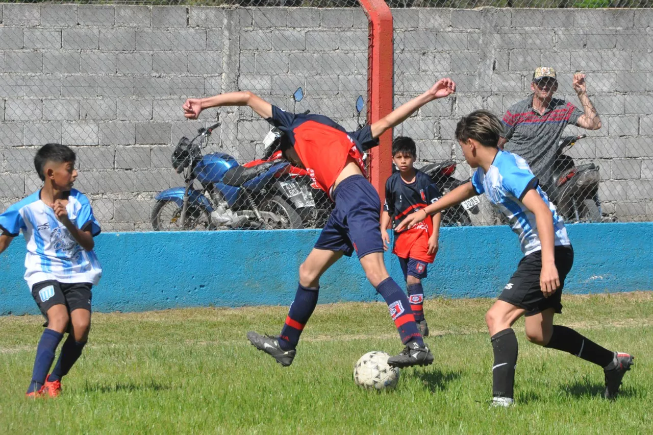 Centro Social vs Alberdi B vs San Cayetano (177)