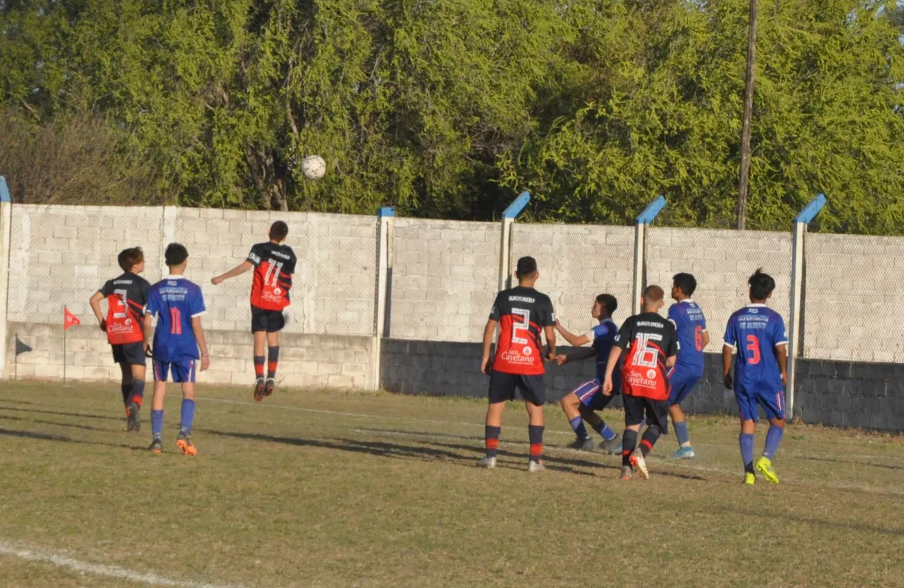 Centro Social vs Defensores de Alberdi vs Juventud Unida Río Cuarto (1)