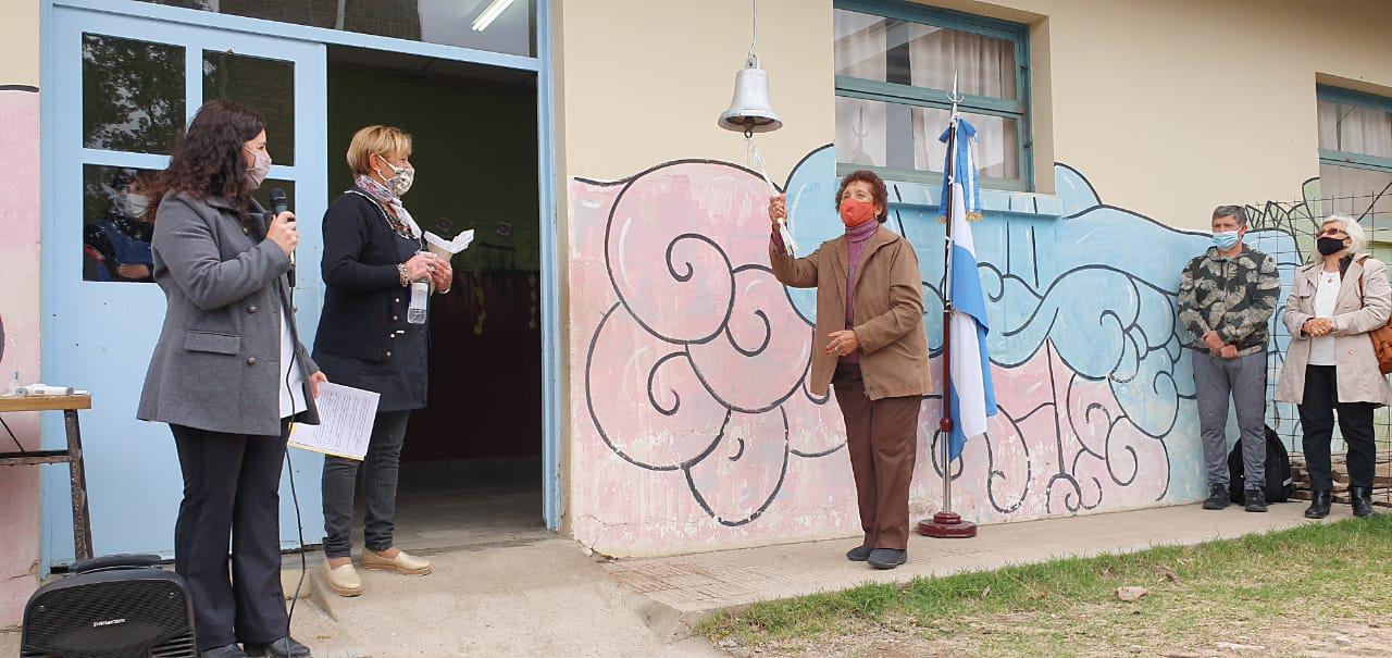 93 AÑOS CE JORGE NEWBERY (a)