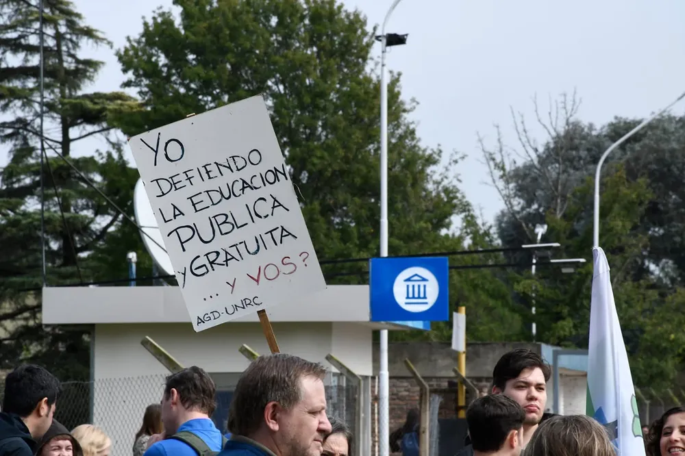 LA UNRC NO SE APAGA (2)