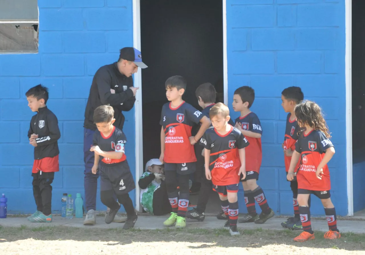 Centro Social vs Defensores de Alberdi vs Juventud Unida Río Cuarto (112)