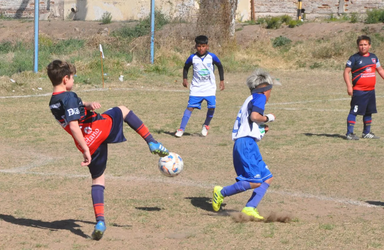 Centro Social vs Defensores de Alberdi vs Juventud Unida Río Cuarto (180)