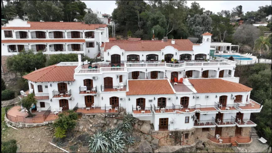 HOTELES