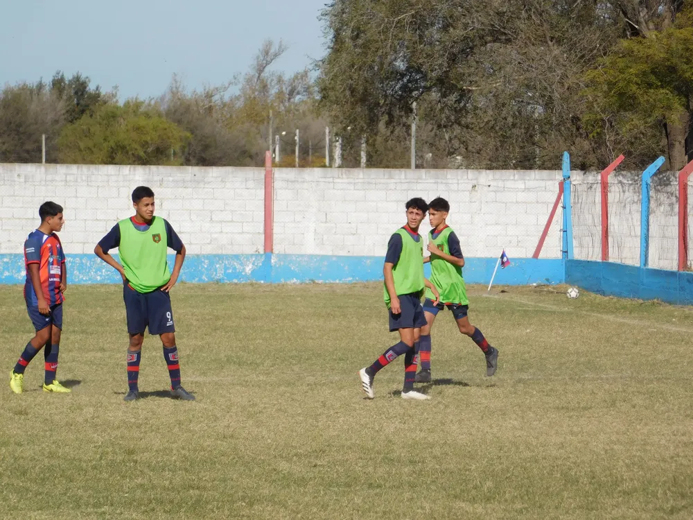 Infantiles Juveniles Centro Social San Lorenzo Bulnes Ateneo Vecinos Argentinso Jrs (4)