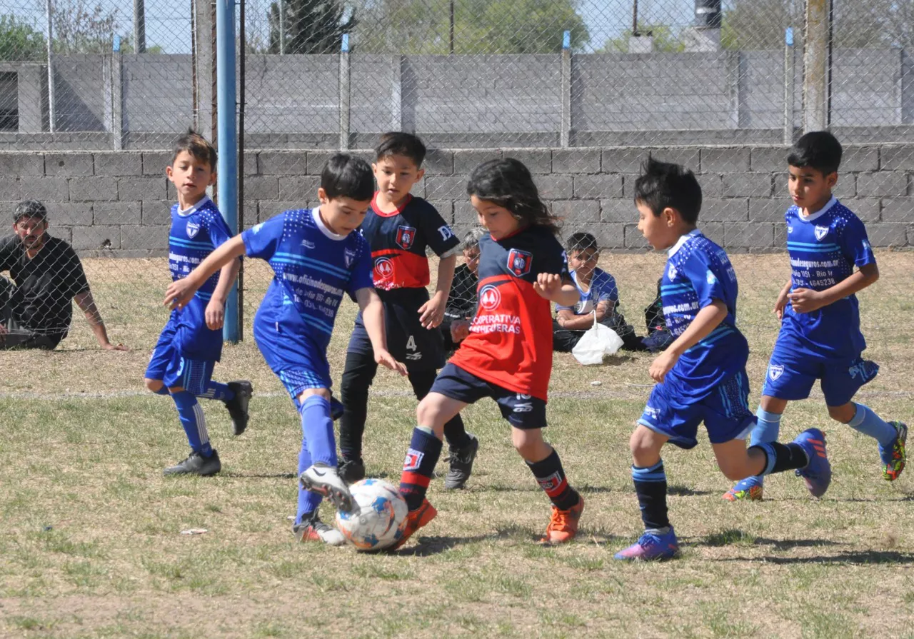 Centro Social vs Defensores de Alberdi vs Juventud Unida Río Cuarto (119)