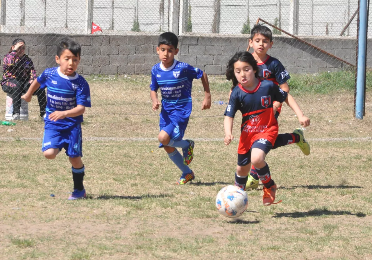 Centro Social vs Defensores de Alberdi vs Juventud Unida Río Cuarto (123)