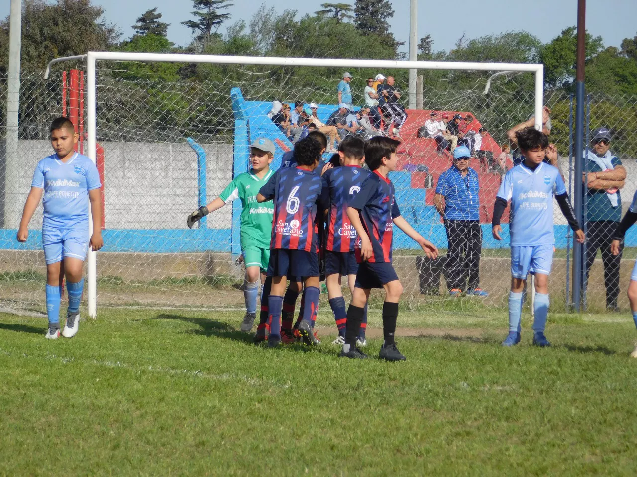 Centro Social Las Higueras Correos y Telecomunicaciones Deportivo Municipal Adela María (323)