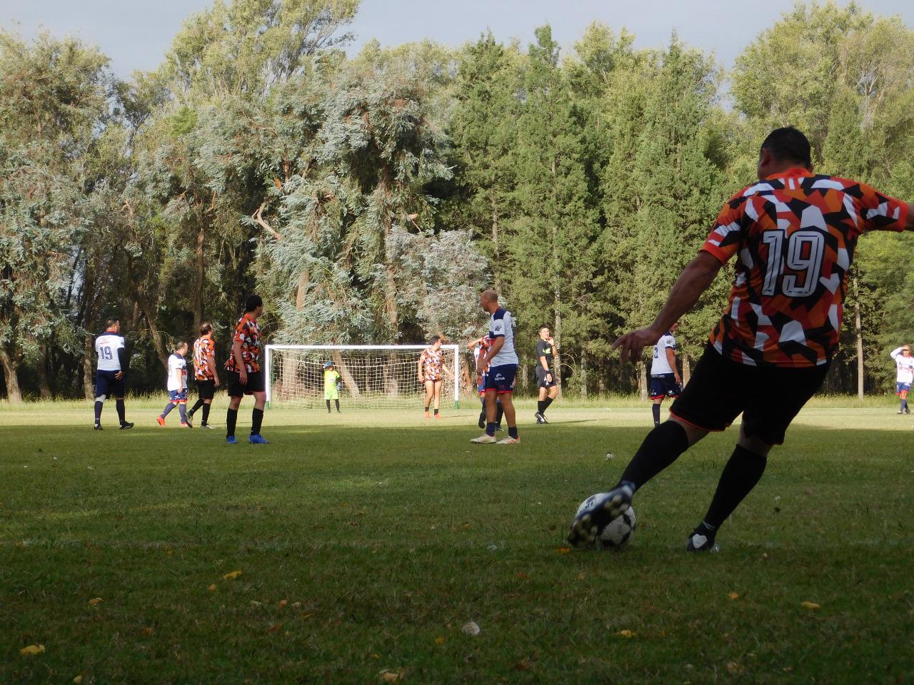 Profesionales Las Higueras vs DGI (20)