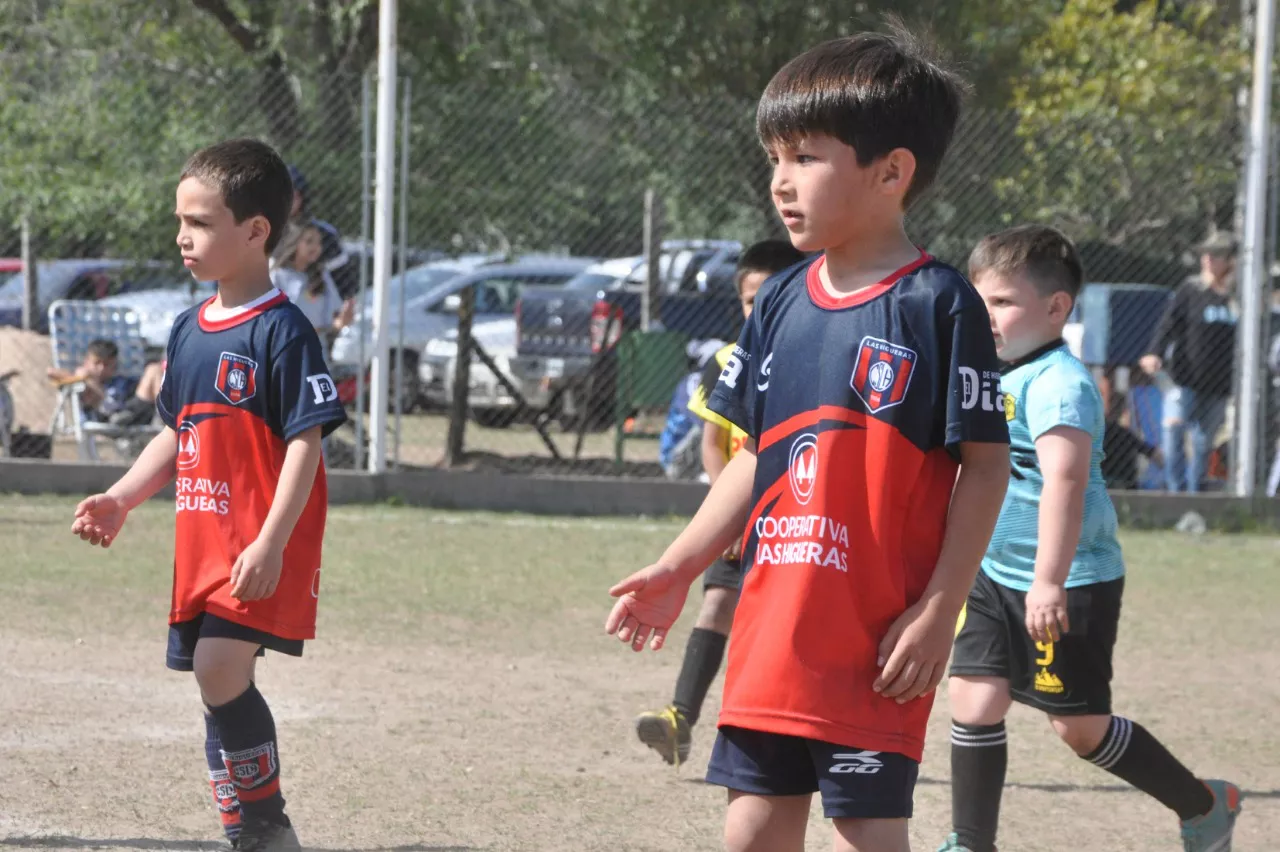 Centro Social Las Higueras Correos y Telecomunicaciones Deportivo Municipal Adela María (41)