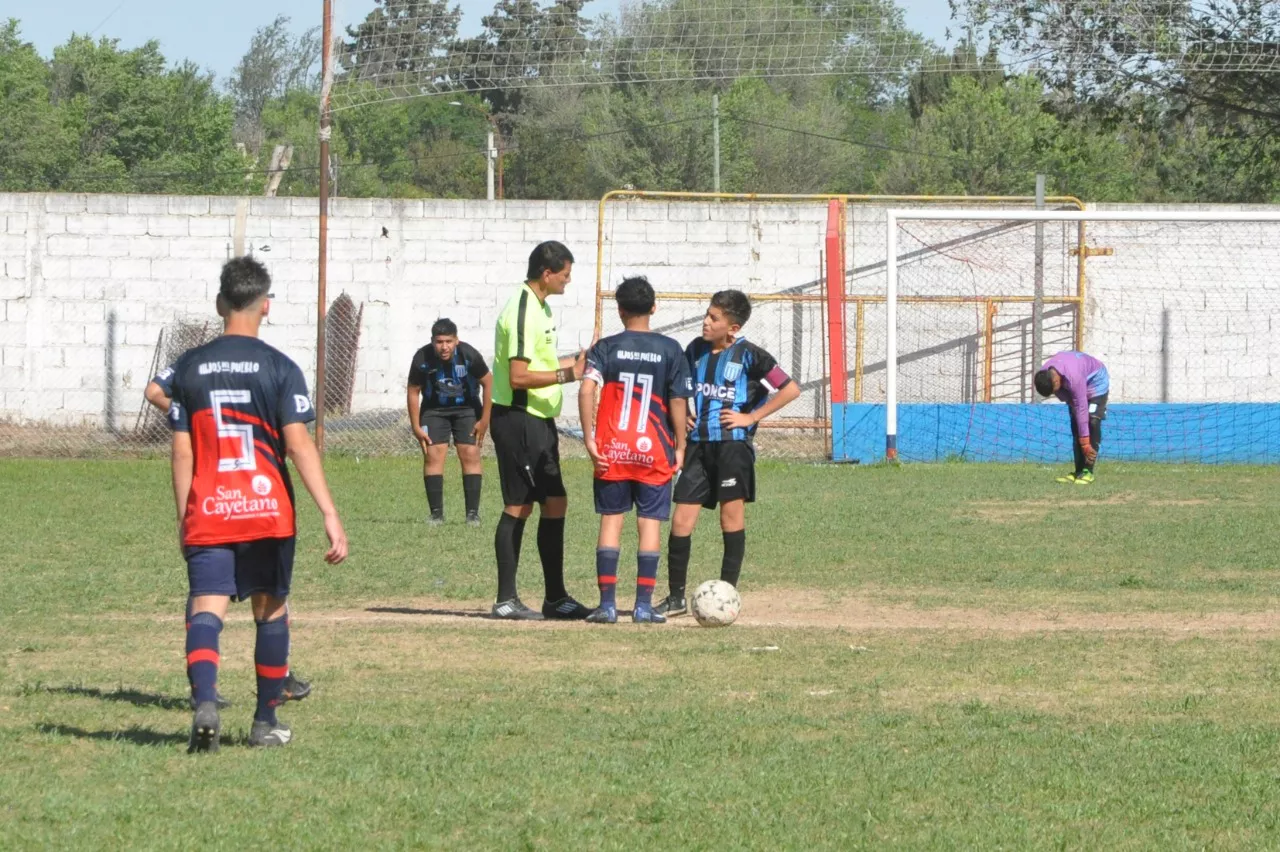 Centro Social vs Alberdi B vs San Cayetano (214)