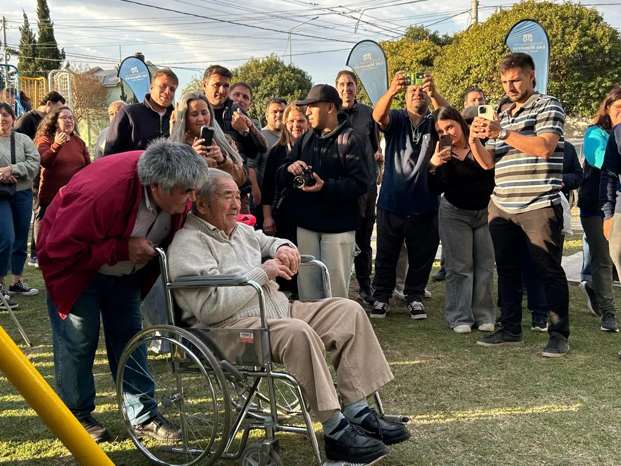 INAUGURACIÓN PLAZA ABUELOS MAÑEZ (14)