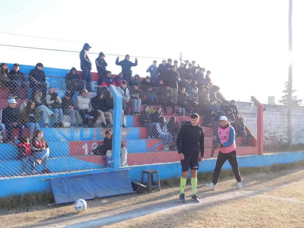 Centro Social vs Deportivo Municipal Adelia María  (20)