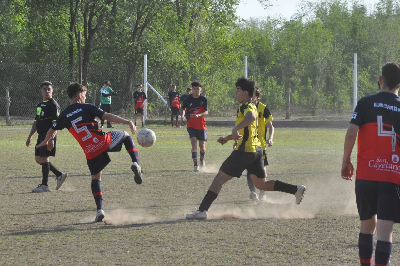 Centro Social Las Higueras Correos y Telecomunicaciones Deportivo Municipal Adela María (94)
