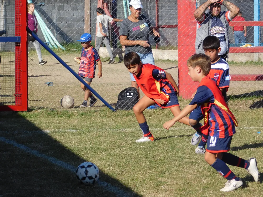 Infantiles Juveniles Centro Social San Lorenzo Bulnes Ateneo Vecinos Argentinso Jrs (57)