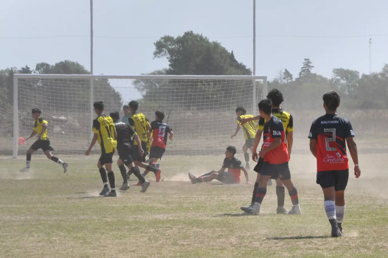Centro Social Las Higueras Correos y Telecomunicaciones Deportivo Municipal Adela María (5)