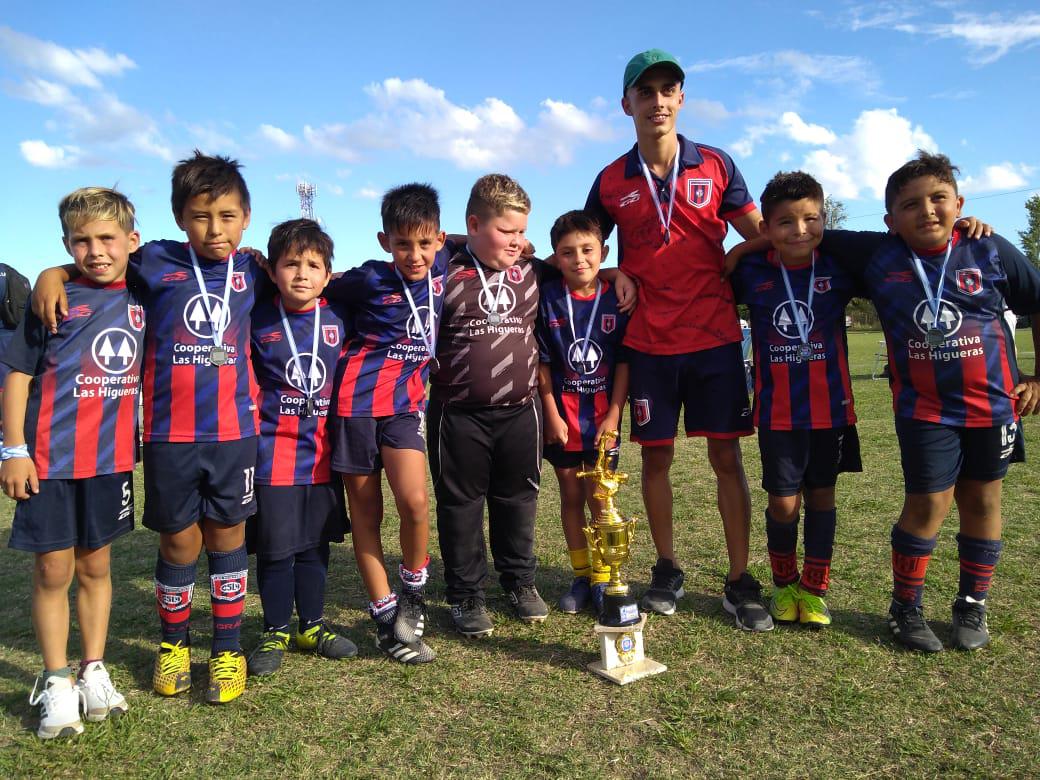 Centro Social Categoria 2013 Relampago Estudiantes (1)