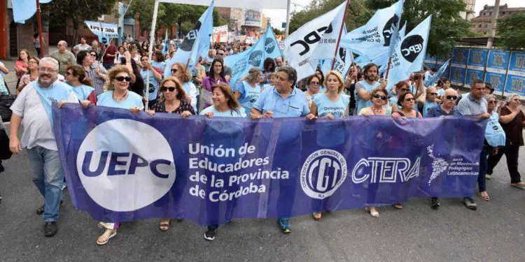 Marcha-Uepc-Archivo-750x375
