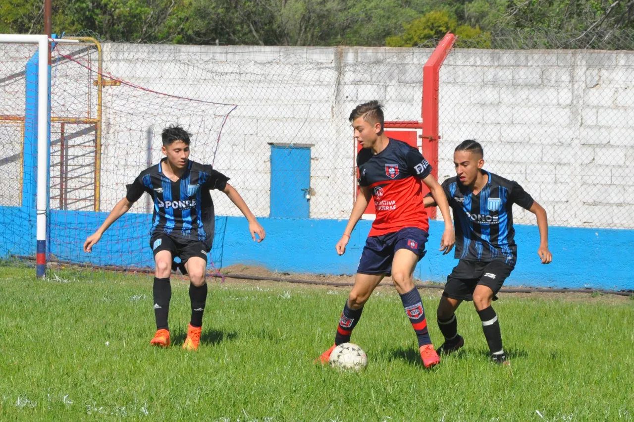 Centro Social vs Alberdi B vs San Cayetano (215)