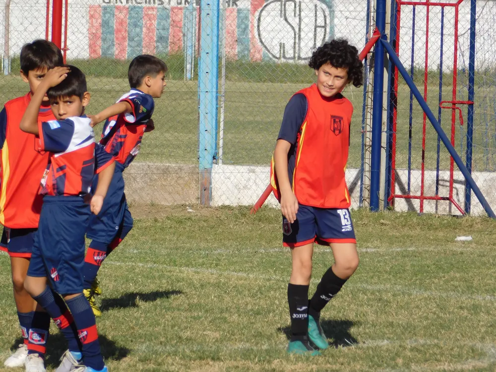 Infantiles Juveniles Centro Social San Lorenzo Bulnes Ateneo Vecinos Argentinso Jrs (48)