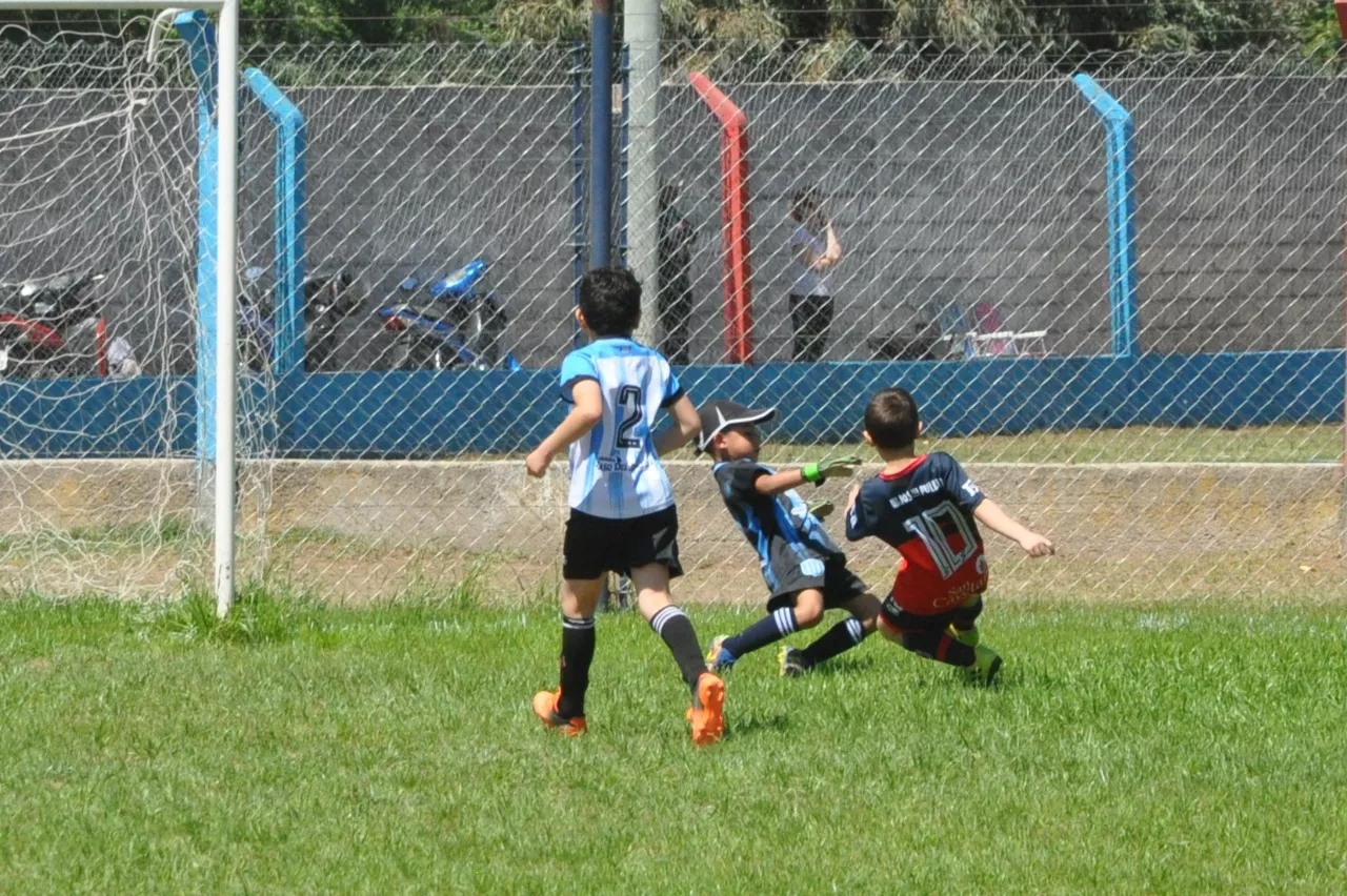 Centro Social vs Alberdi B vs San Cayetano (165)