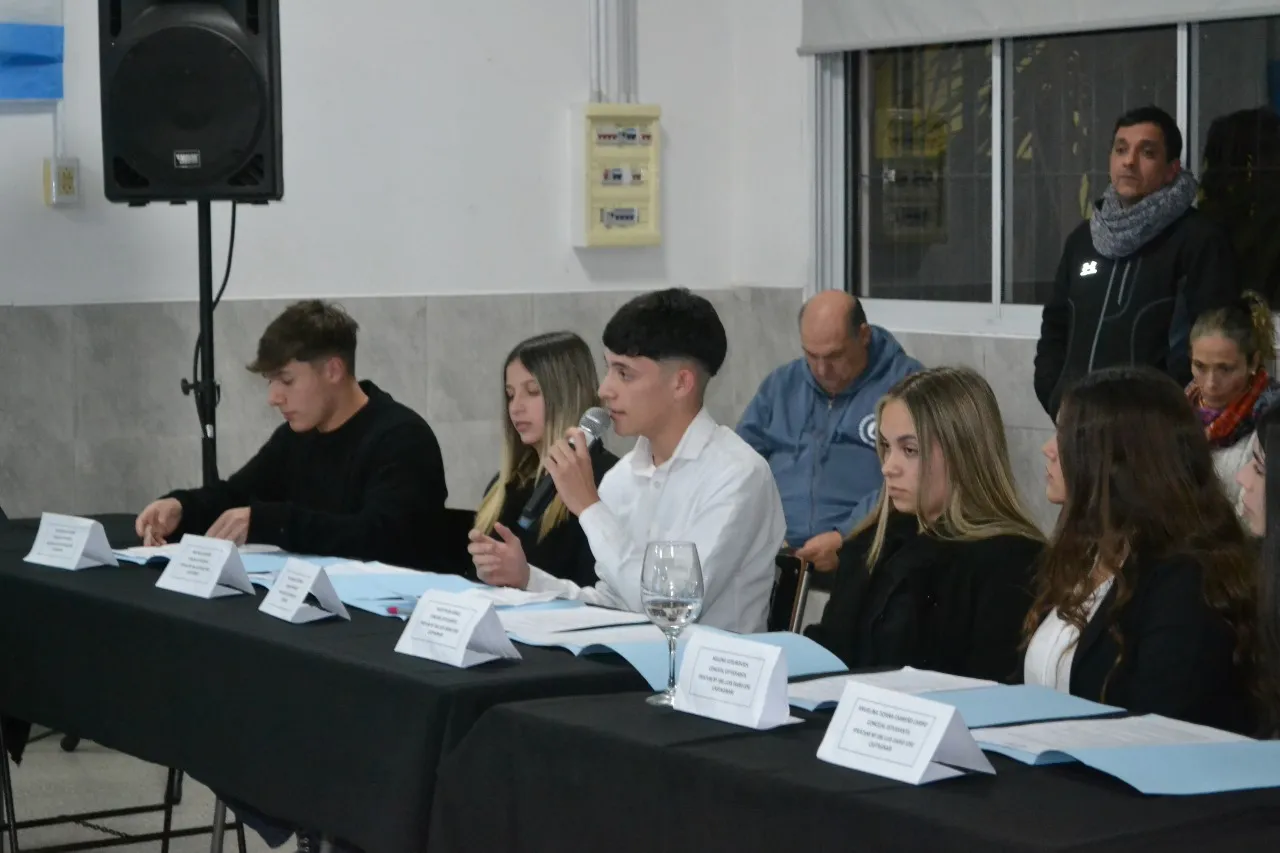 PARLAMENTO ESTUDIANTIL 24JUNIO (3)