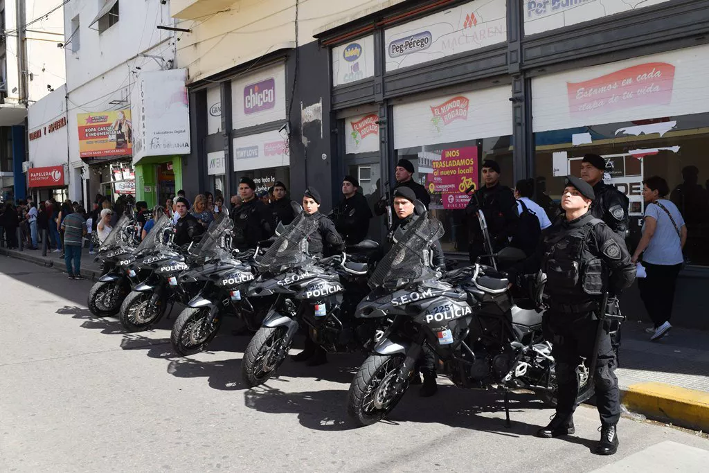 POLICIA (1)