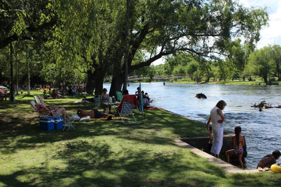 10363672_872056419502202_141121645375581746_n