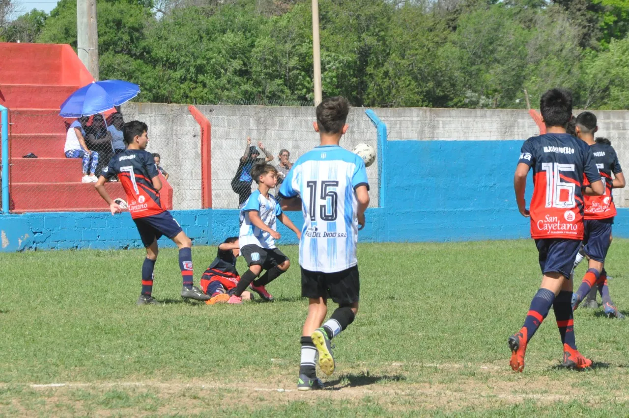 Centro Social vs Alberdi B vs San Cayetano (181)