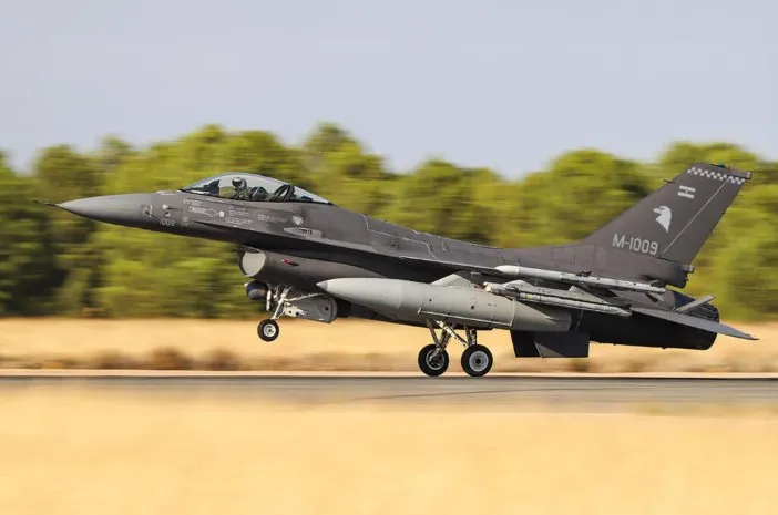 f16 def