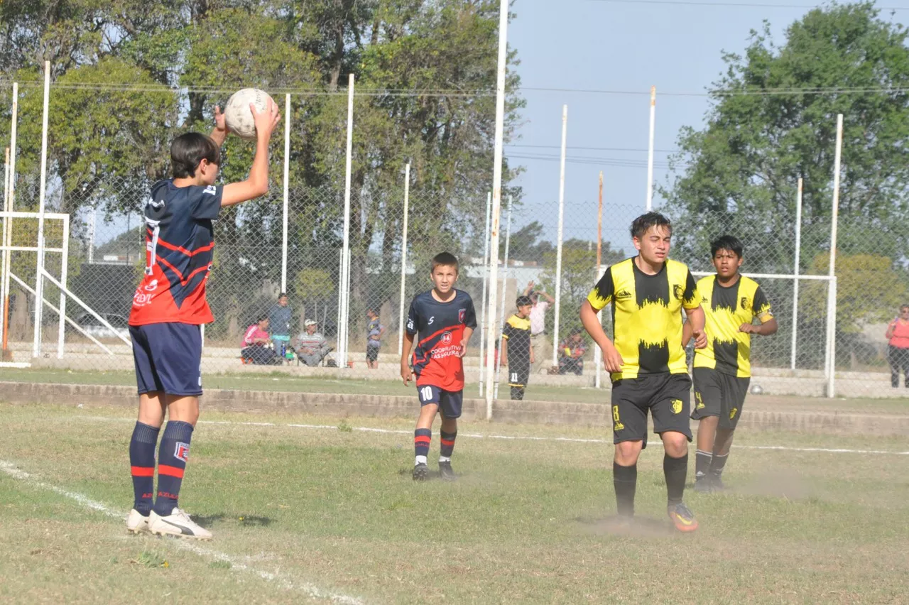 Centro Social Las Higueras Correos y Telecomunicaciones Deportivo Municipal Adela María (68)