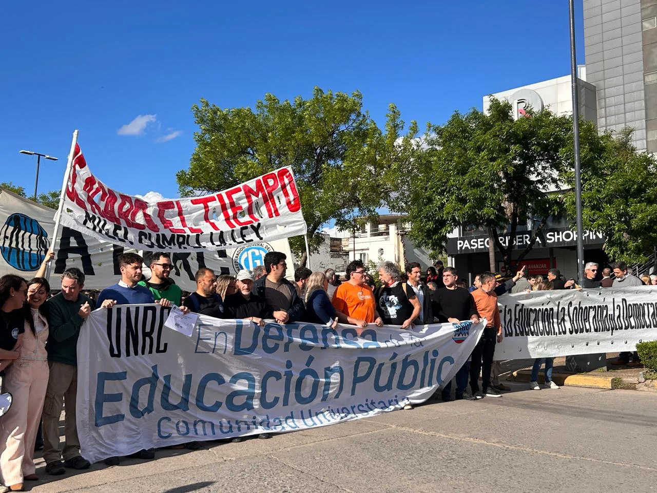 MARCHA (23)