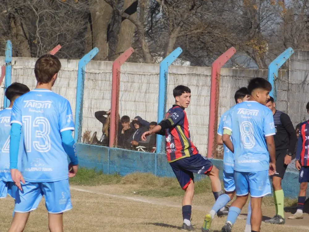 Centro Social vs Deportivo Municipal Adelia María  (37)