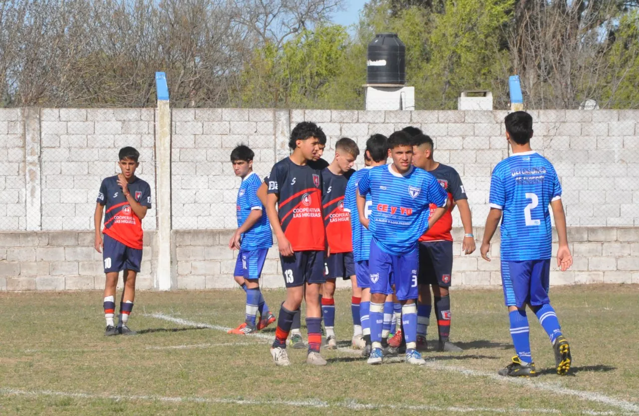 Centro Social vs Defensores de Alberdi vs Juventud Unida Río Cuarto (185)