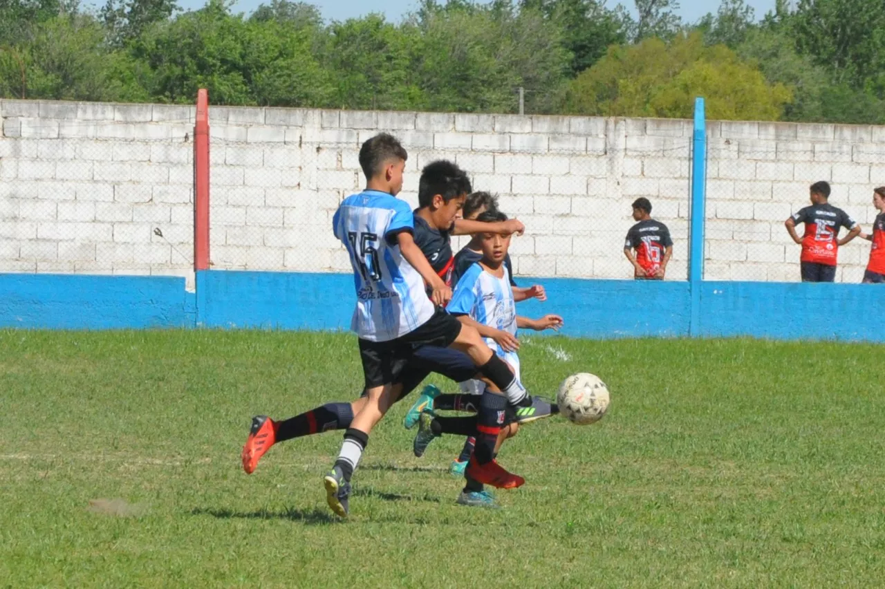 Centro Social vs Alberdi B vs San Cayetano (182)