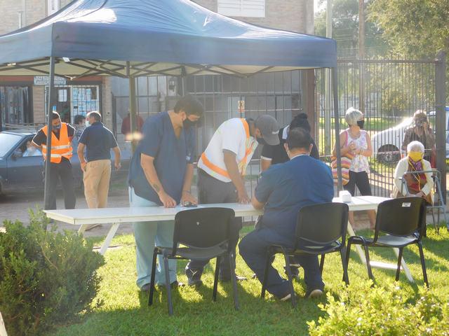 VACUNACION ADULTOS MAYORES MIERCOLES 10 (7)