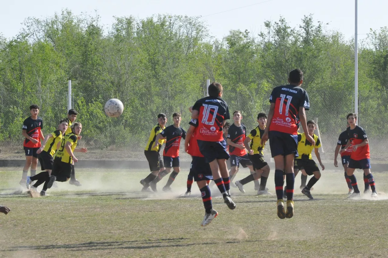 Centro Social Las Higueras Correos y Telecomunicaciones Deportivo Municipal Adela María (88)