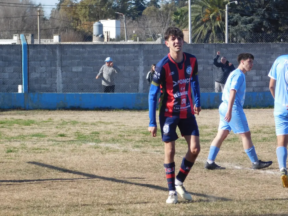 Centro Social vs Deportivo Municipal Adelia María  (55)