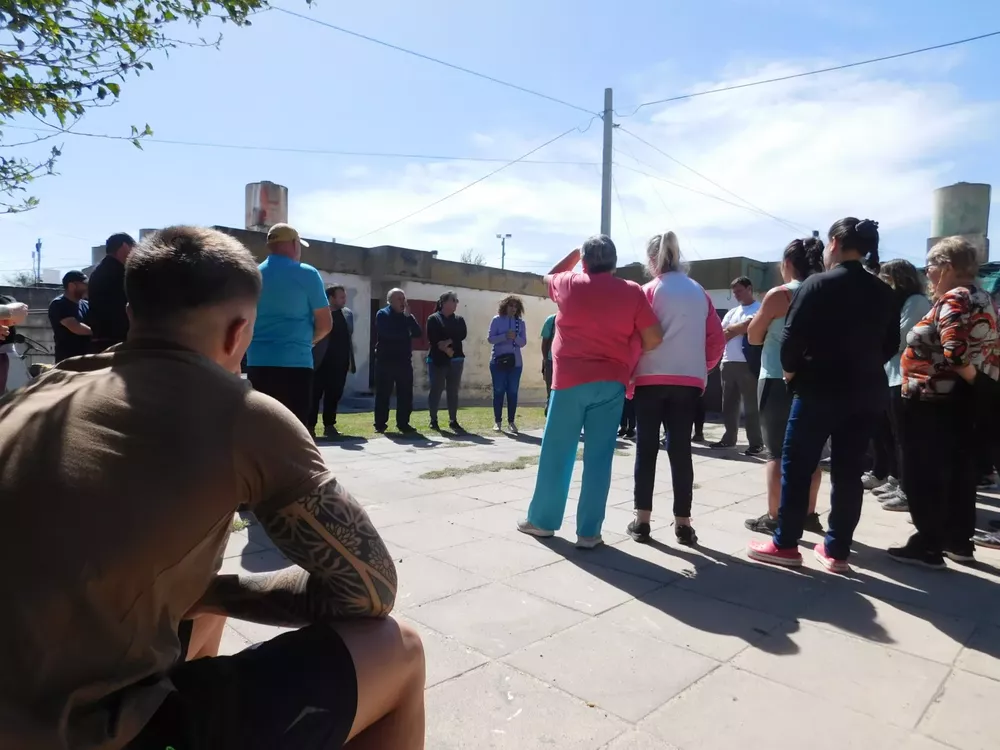 Vecinos IPV Bario 59 Viviendas (4)