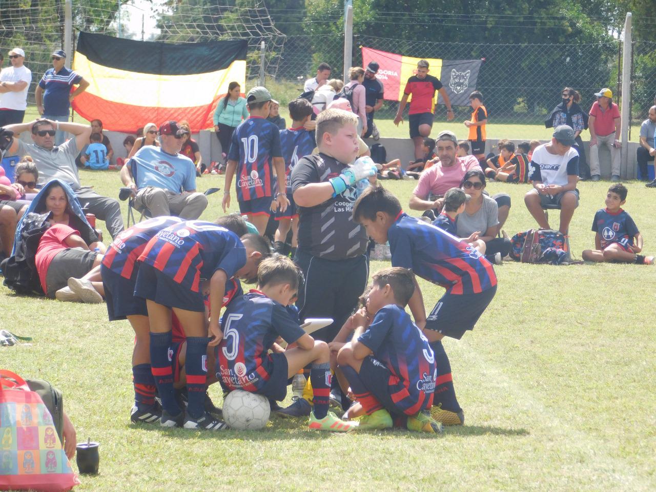 Centro Social Categoria 2013 Relampago Estudiantes (26)