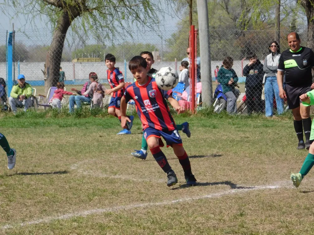 Centro Social Banda Norte Correos Renato Cesarini (104)