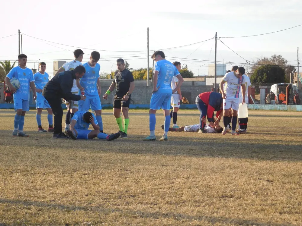 Centro Social vs Deportivo Municipal Adelia María  (30)