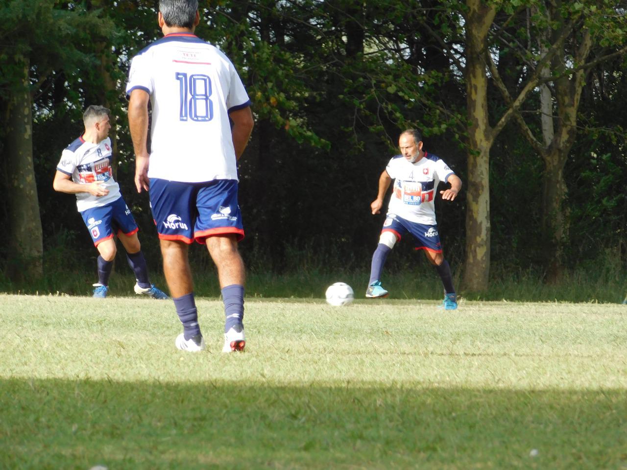 Profesionales Las Higueras vs DGI (15)