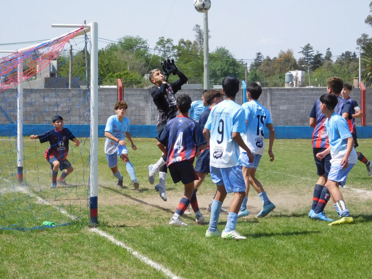Centro Social Las Higueras Correos y Telecomunicaciones Deportivo Municipal Adela María (145)