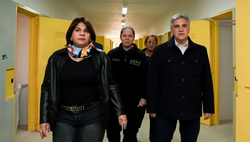 CARCEL (1)