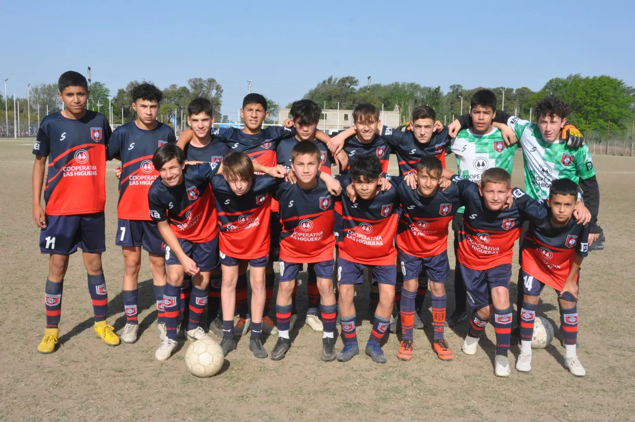 Centro Social Las Higueras Correos y Telecomunicaciones Deportivo Municipal Adela María (86)