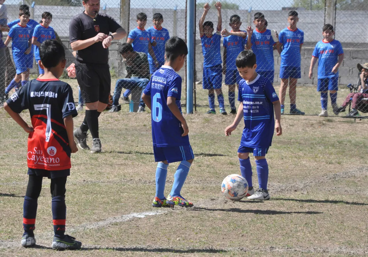 Centro Social vs Defensores de Alberdi vs Juventud Unida Río Cuarto (116)