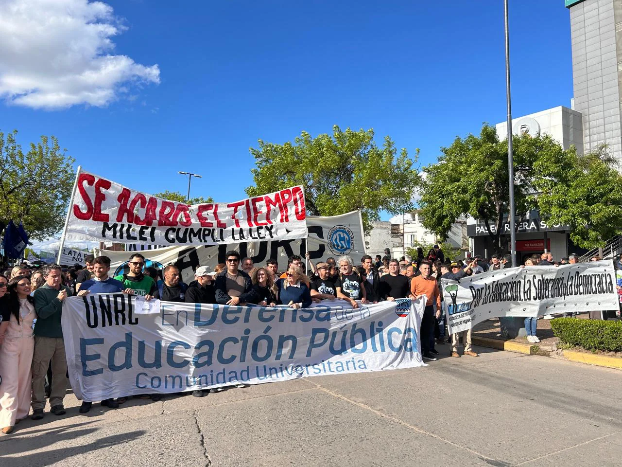 MARCHA (20)