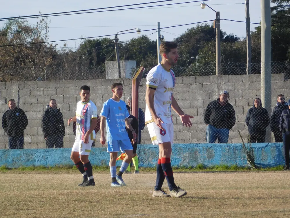 Centro Social vs Deportivo Municipal Adelia María  (24)