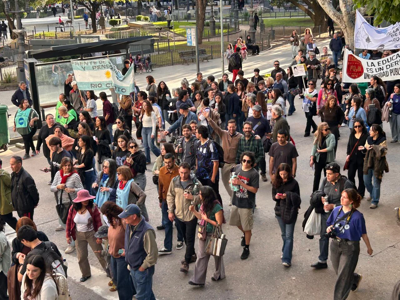 MARCHA (14)